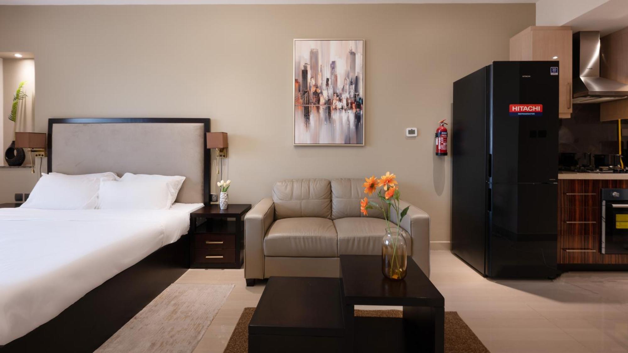 Luxurious In Elite With Canal View Apartment Dubai