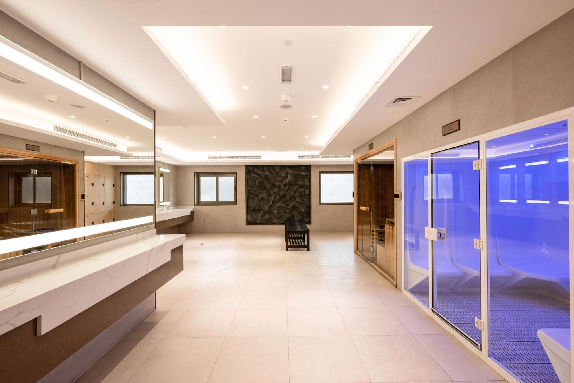 Luxurious In Elite With Canal View Apartment Dubai