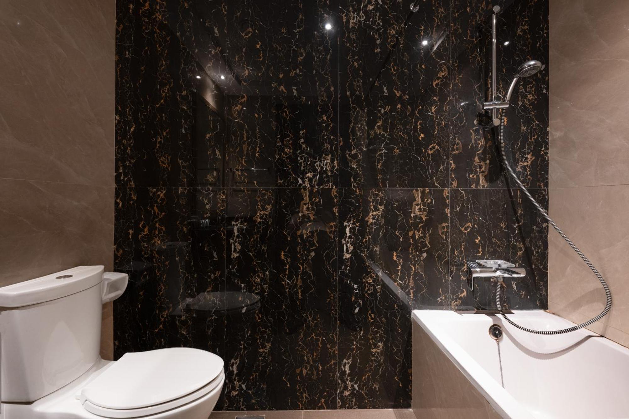 Luxurious In Elite With Canal View Dubai