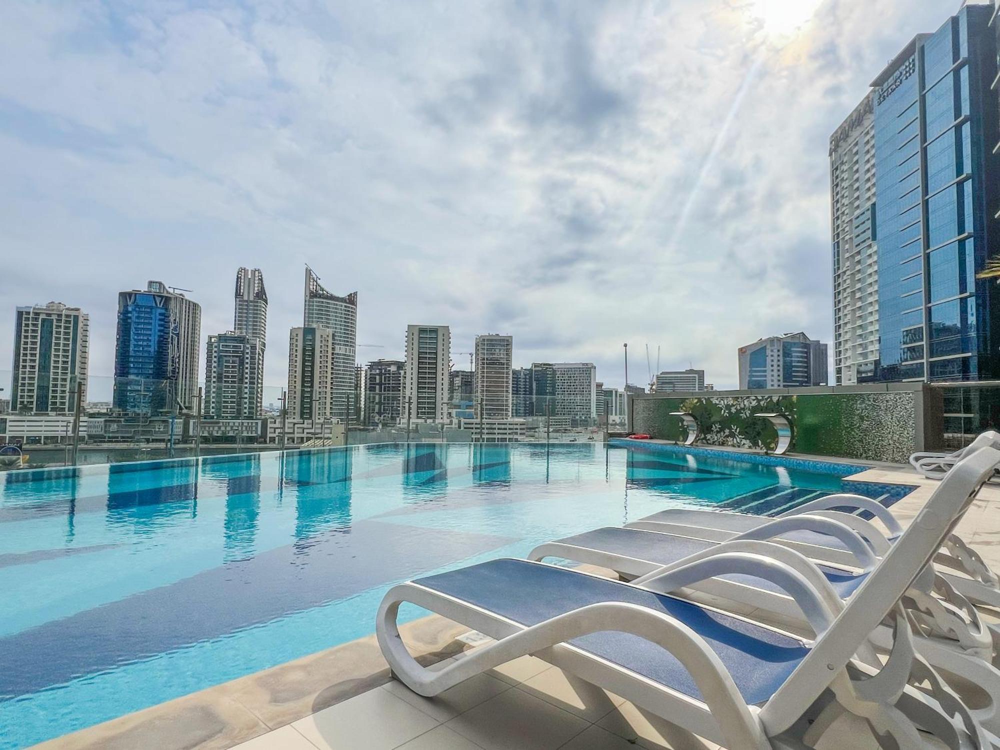 Luxurious In Elite With Canal View * Dubai